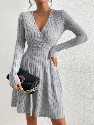Halo - Classy V-Neck Midi Dress