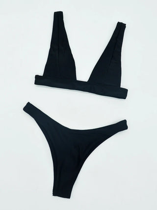 Darcy - Stylish Bikini with V-Neck Design