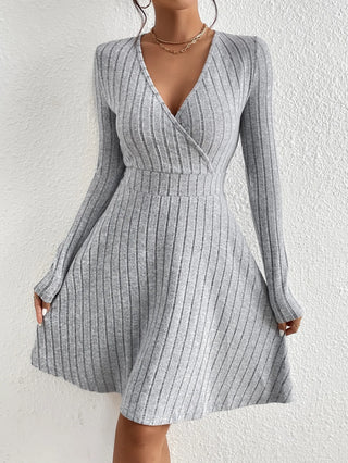Halo - Classy V-Neck Midi Dress