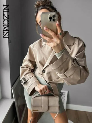 Vivi - Stylish Cropped Trenchcoat