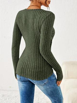 Rose - Stylish Ribbed Top with V-Neck and Long Sleeves